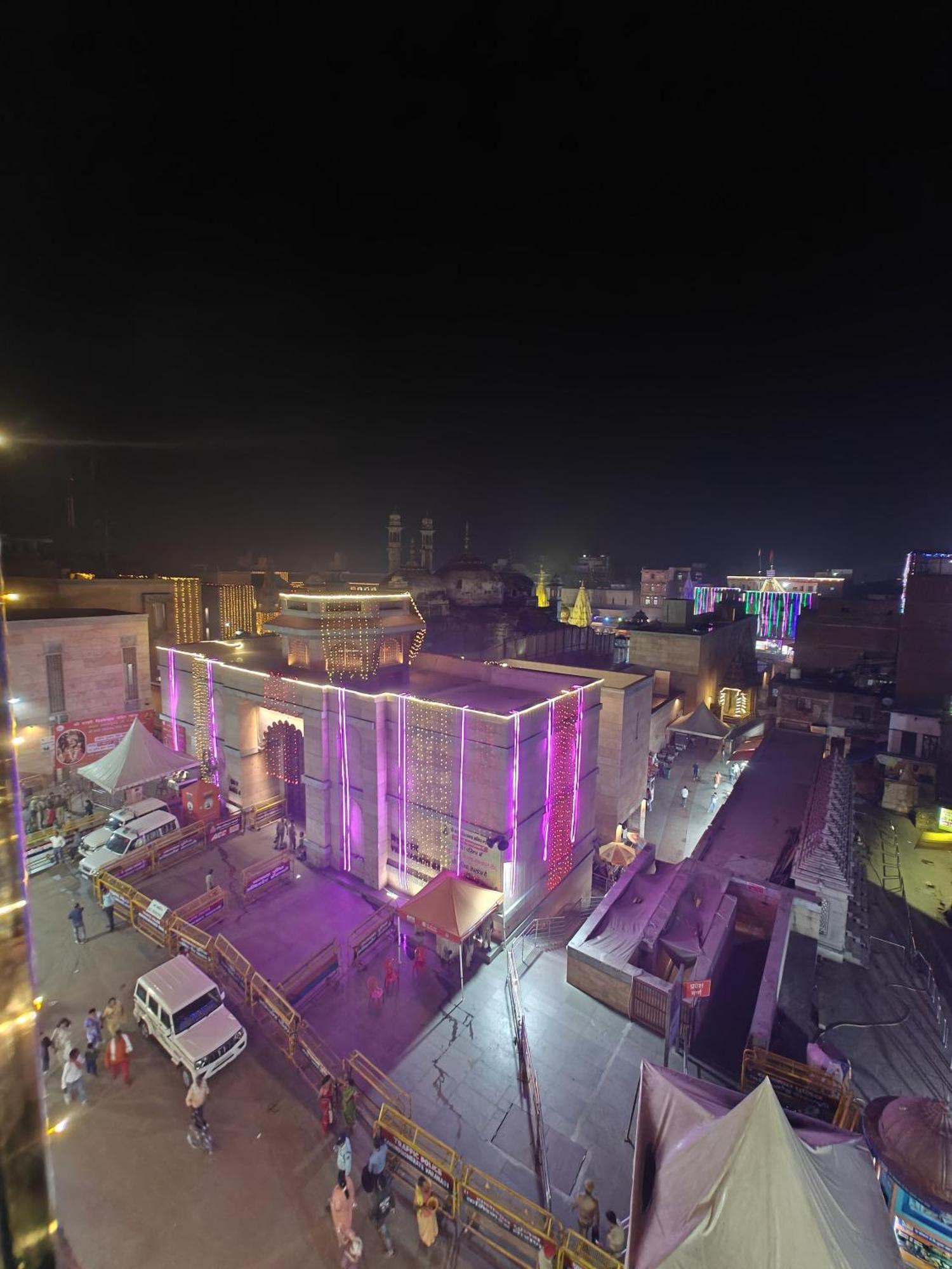Shri Kailash Pati Guest House- Opposite Kashi Vishwanath Temple Benares Buitenkant foto